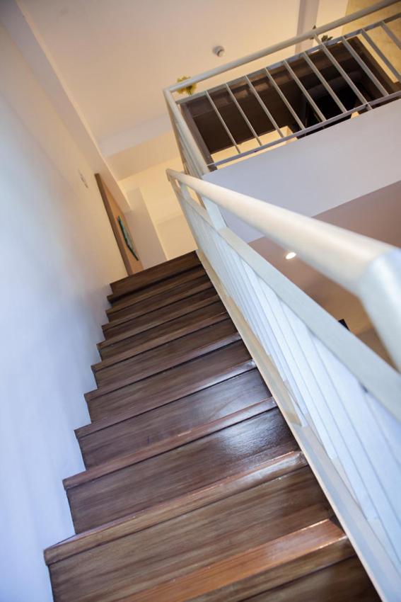 Melbourne Suites Макати Экстерьер фото