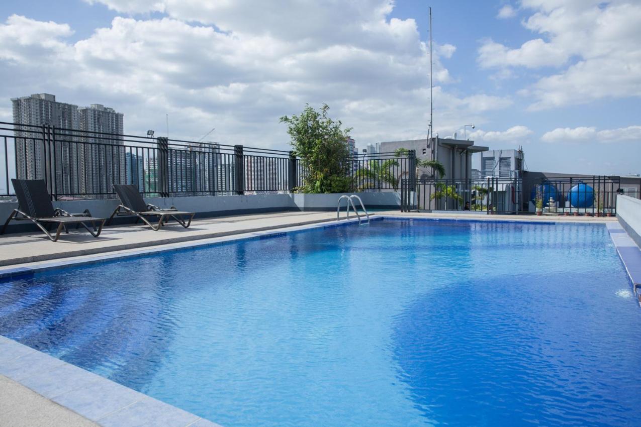 Melbourne Suites Макати Экстерьер фото