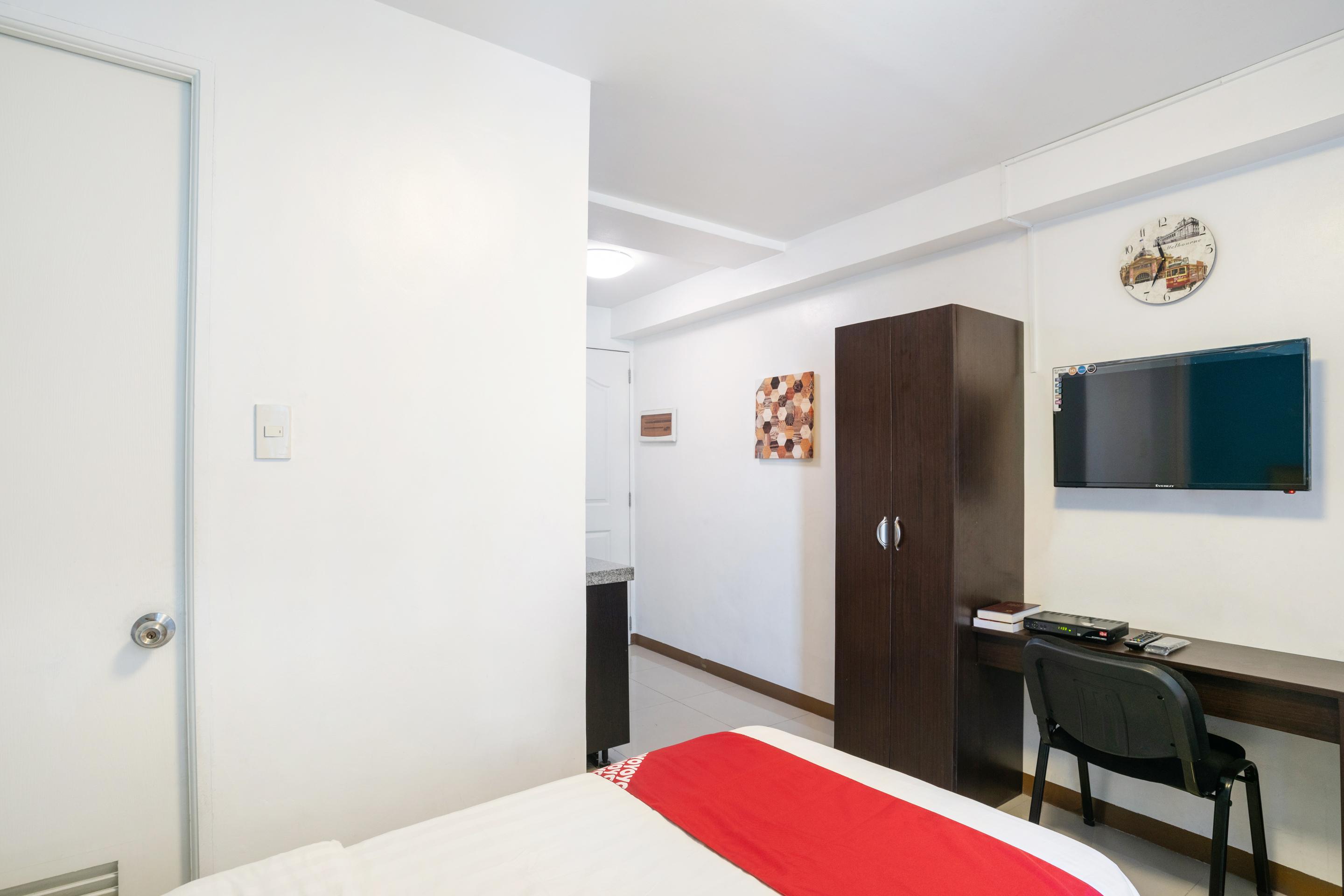 Melbourne Suites Макати Экстерьер фото