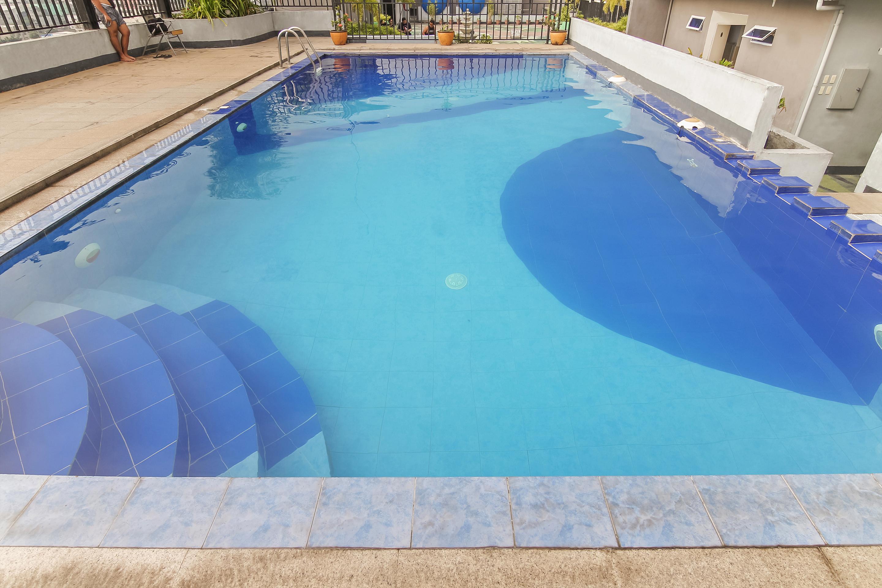 Melbourne Suites Макати Экстерьер фото